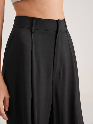 High-Waisted Wide-Leg Trousers – Pleat Front Relaxed Smart Trousers