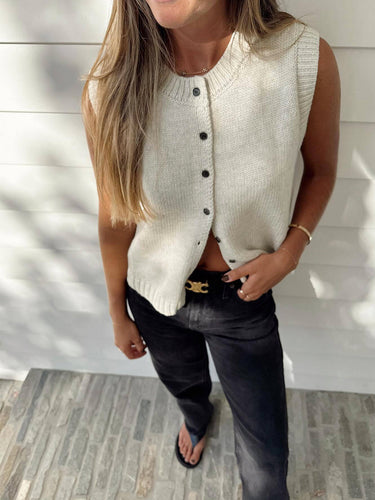 Button-Up Sweater Vest – Ribbed Edge Sleeveless Knit Vest
