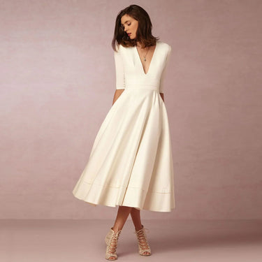 Elegant Fitted Midi Dress with Tailored Cut for Evening Occasions