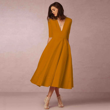 Elegant Fitted Midi Dress with Tailored Cut for Evening Occasions
