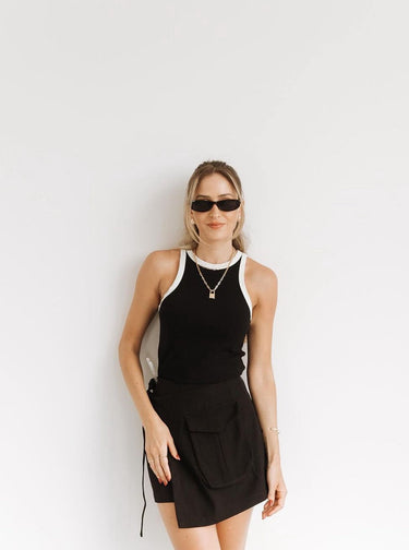 Contrast Trim Tank Top – Ribbed Fitted Cropped Sleeveless Top