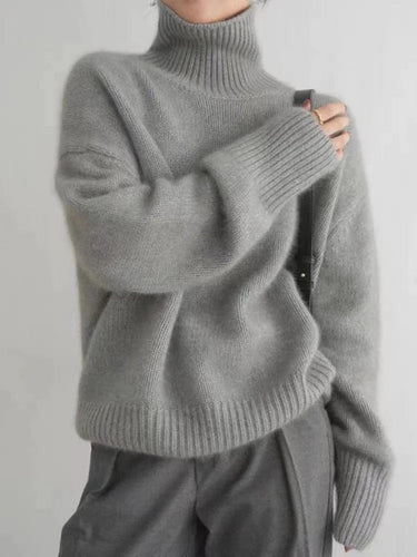 Knitted Turtleneck Sweater – Relaxed One-Size Winter Jumper